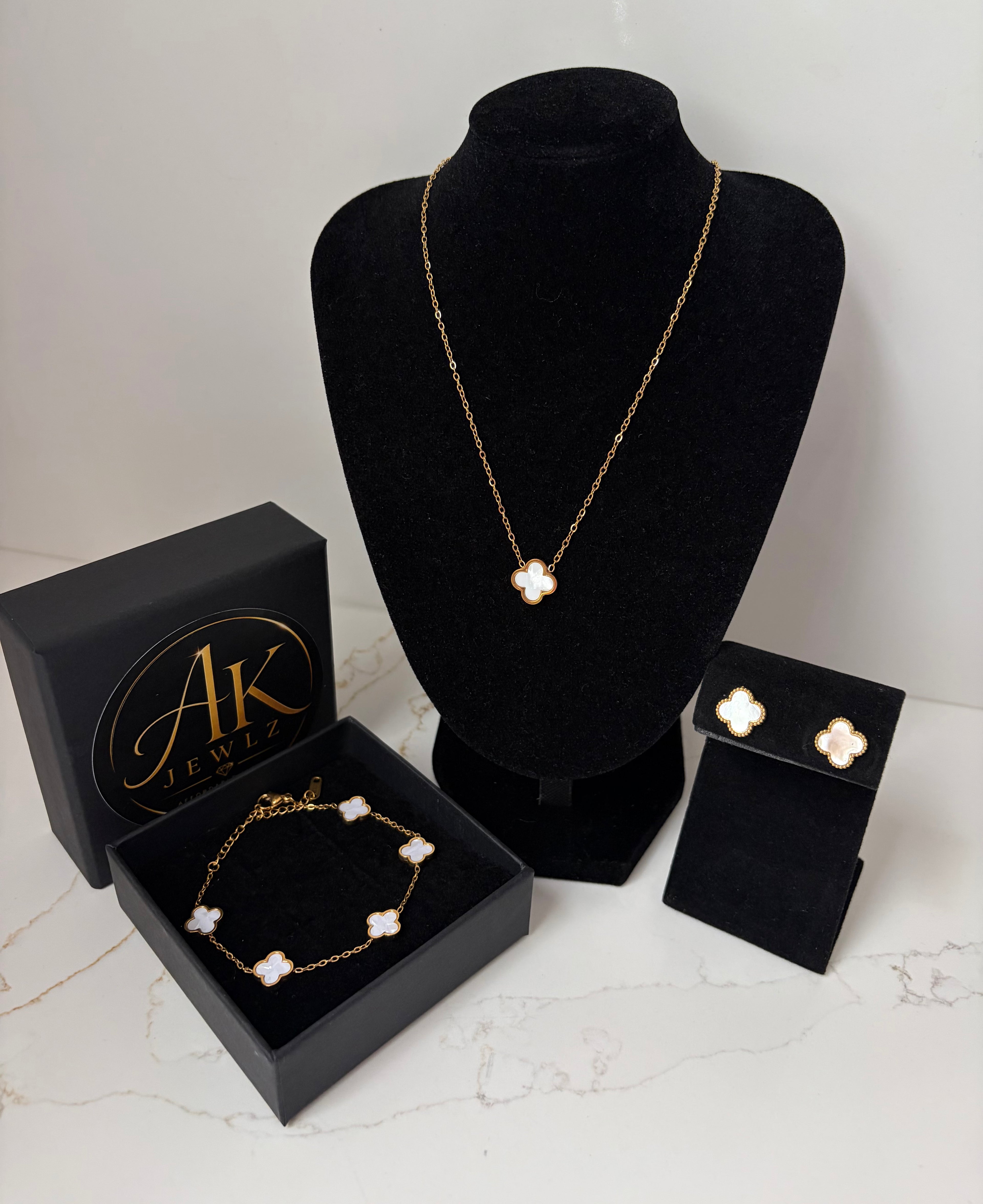 The Alora Clover Set